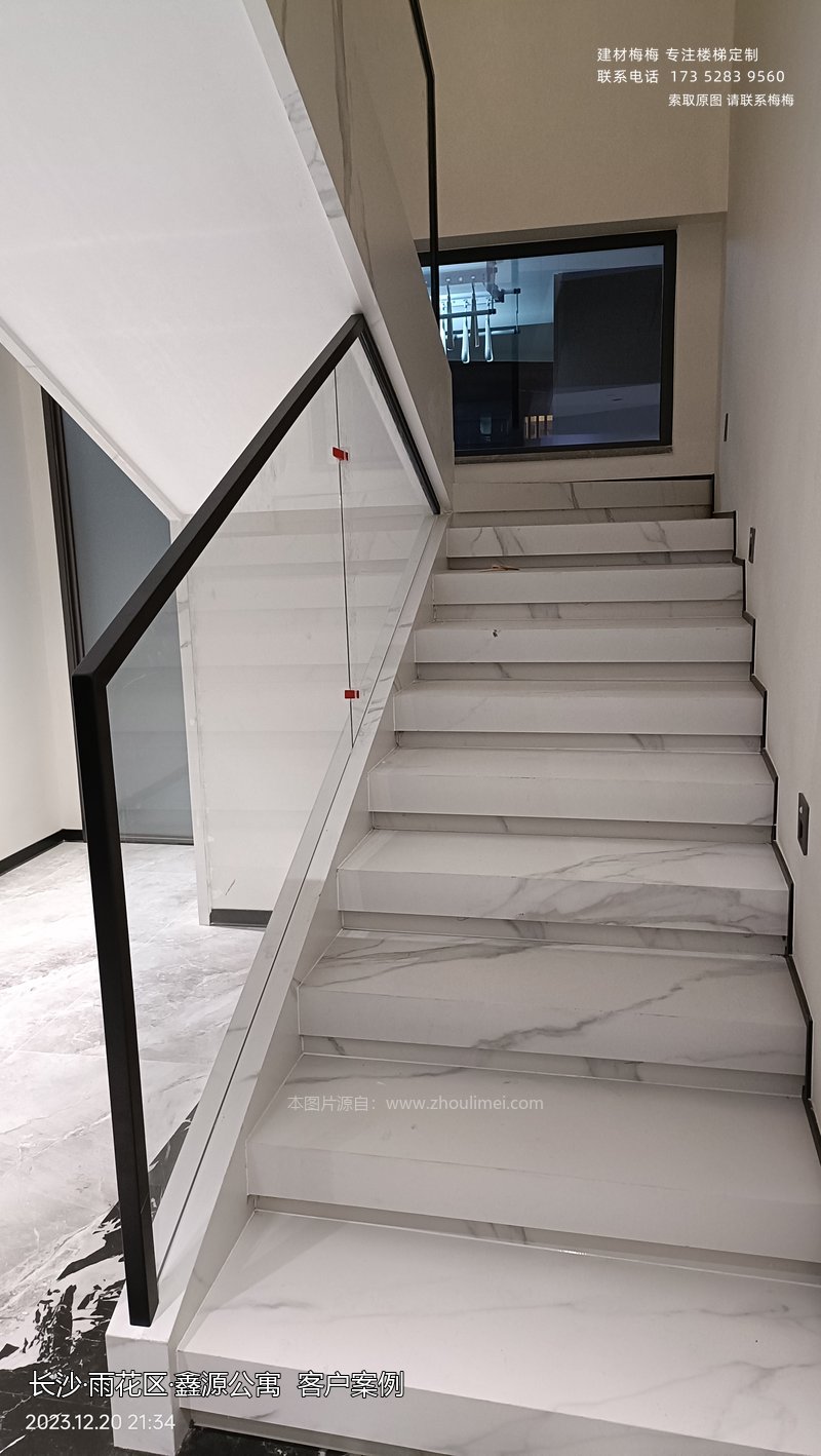 卡槽玻璃楼梯扶手 复式公寓