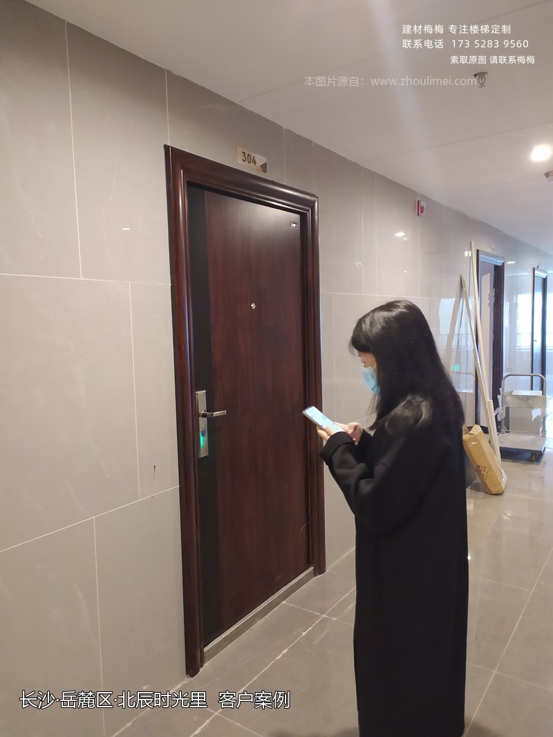 立柱夹玻璃楼梯扶手 楼梯扶手