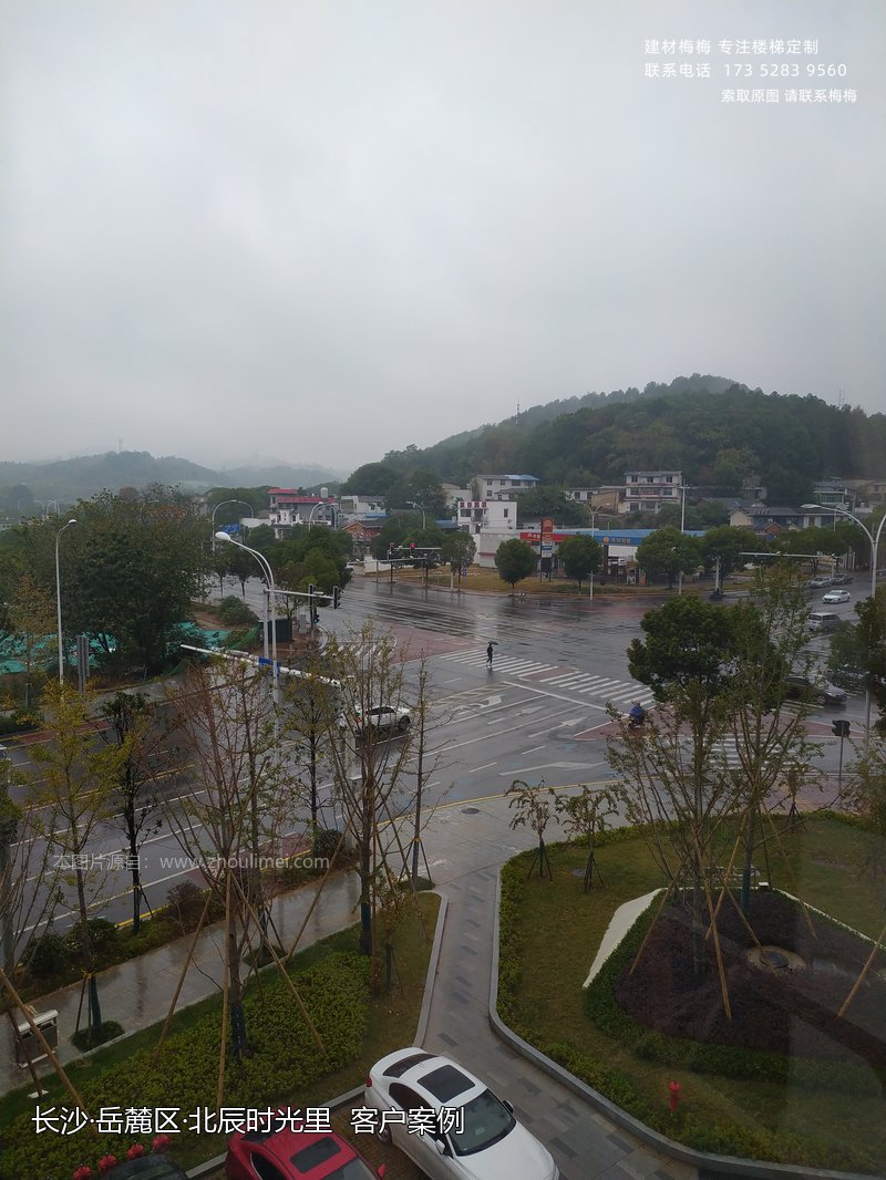 立柱夹玻璃楼梯扶手 北辰时光里