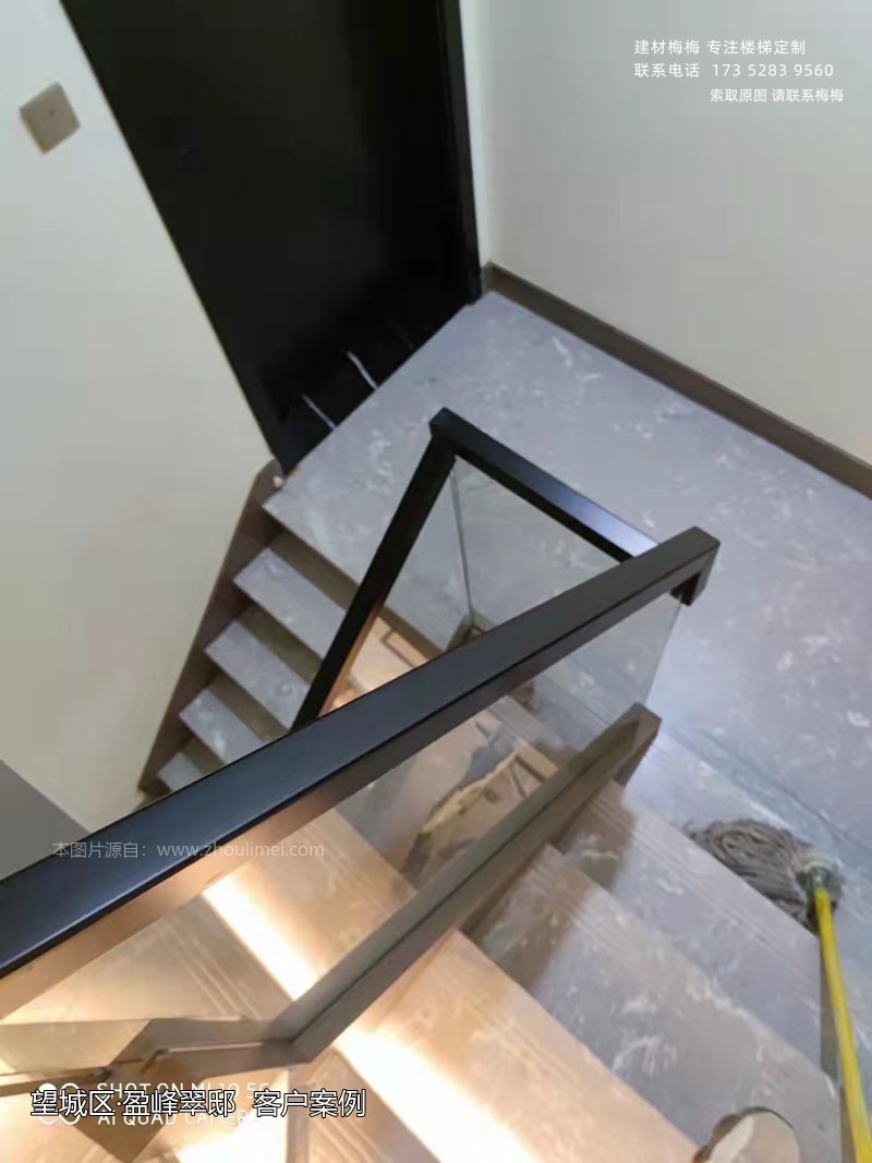实木扶手面安装完工效果实拍-长沙望城盈峰翠邸悦墅客户案例