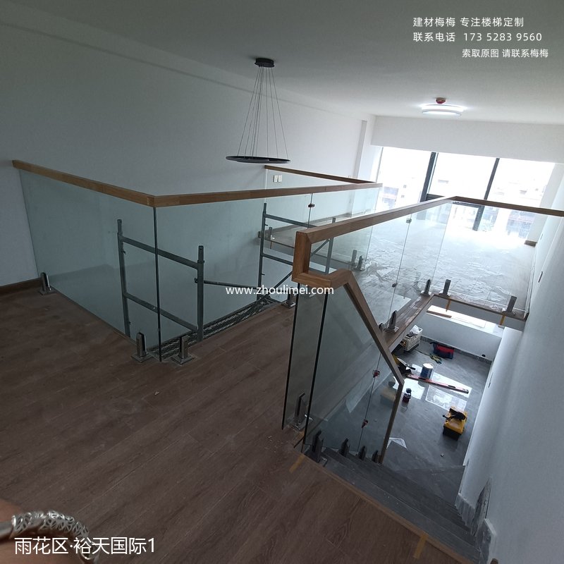 1516立柱夹玻璃扶